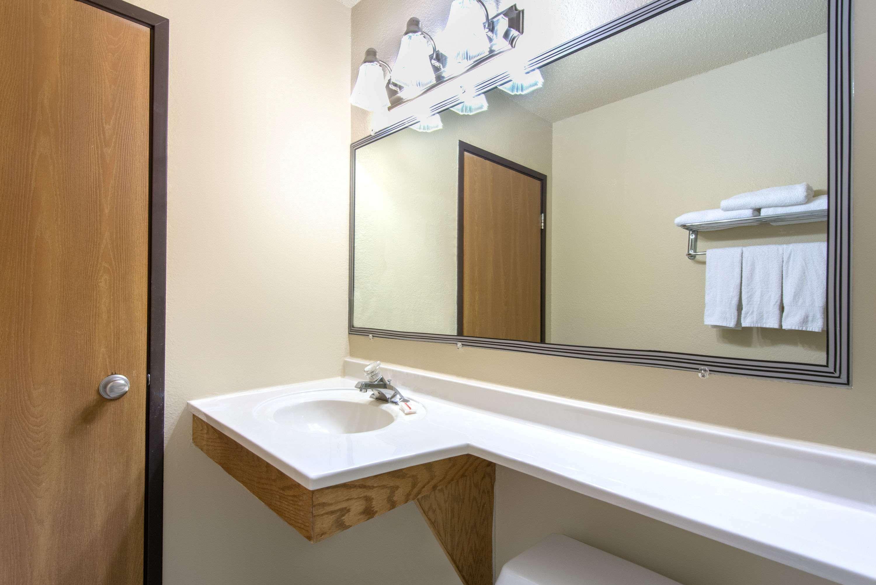 Super 8 By Wyndham Youngstown/Austintown Exteriör bild
