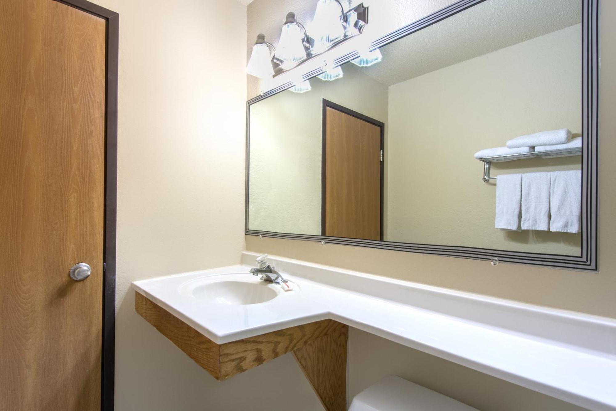 Super 8 By Wyndham Youngstown/Austintown Exteriör bild