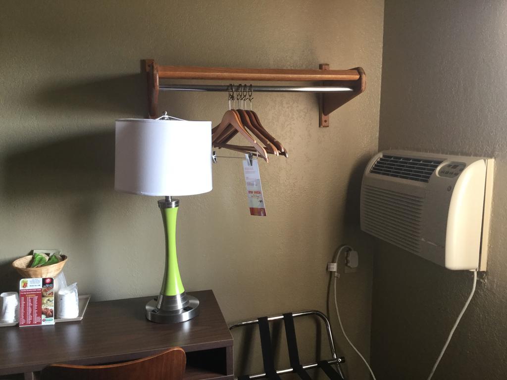 Super 8 By Wyndham Youngstown/Austintown Exteriör bild